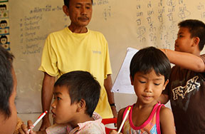 volunteers in china paid teaching