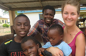 volunteers in southafrica orphanage